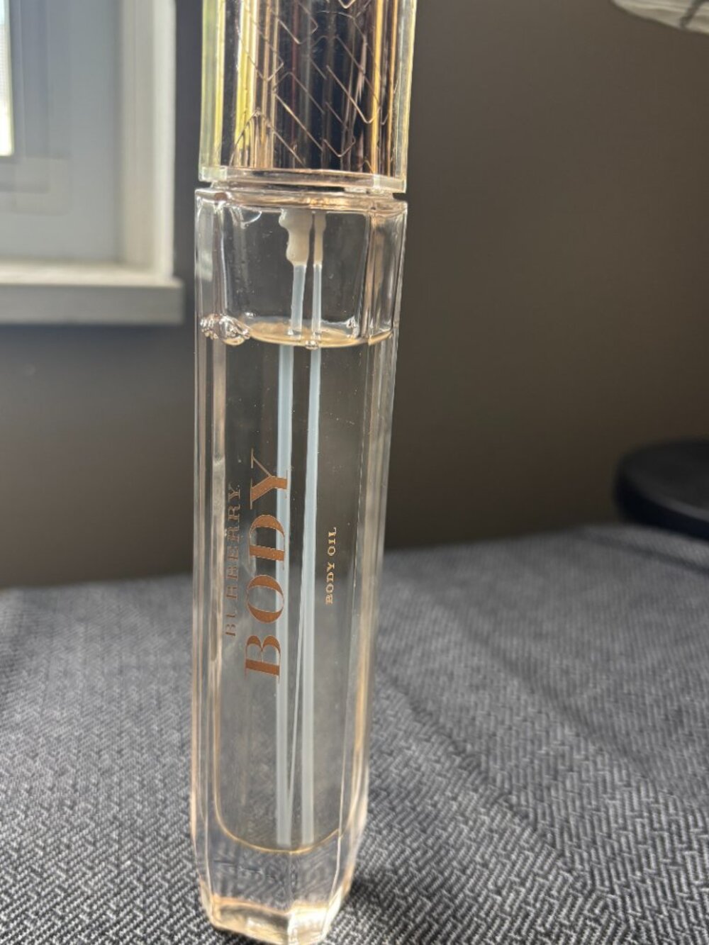 Burberry Body Oil 2.8 oz (85 ml) Discontinued Rare 85-90% full. Authentic - Picture 9 of 10
